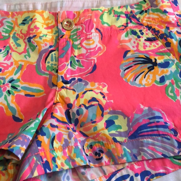 Lilly Pulitzer shorts size 2. - Picture 2 of 5